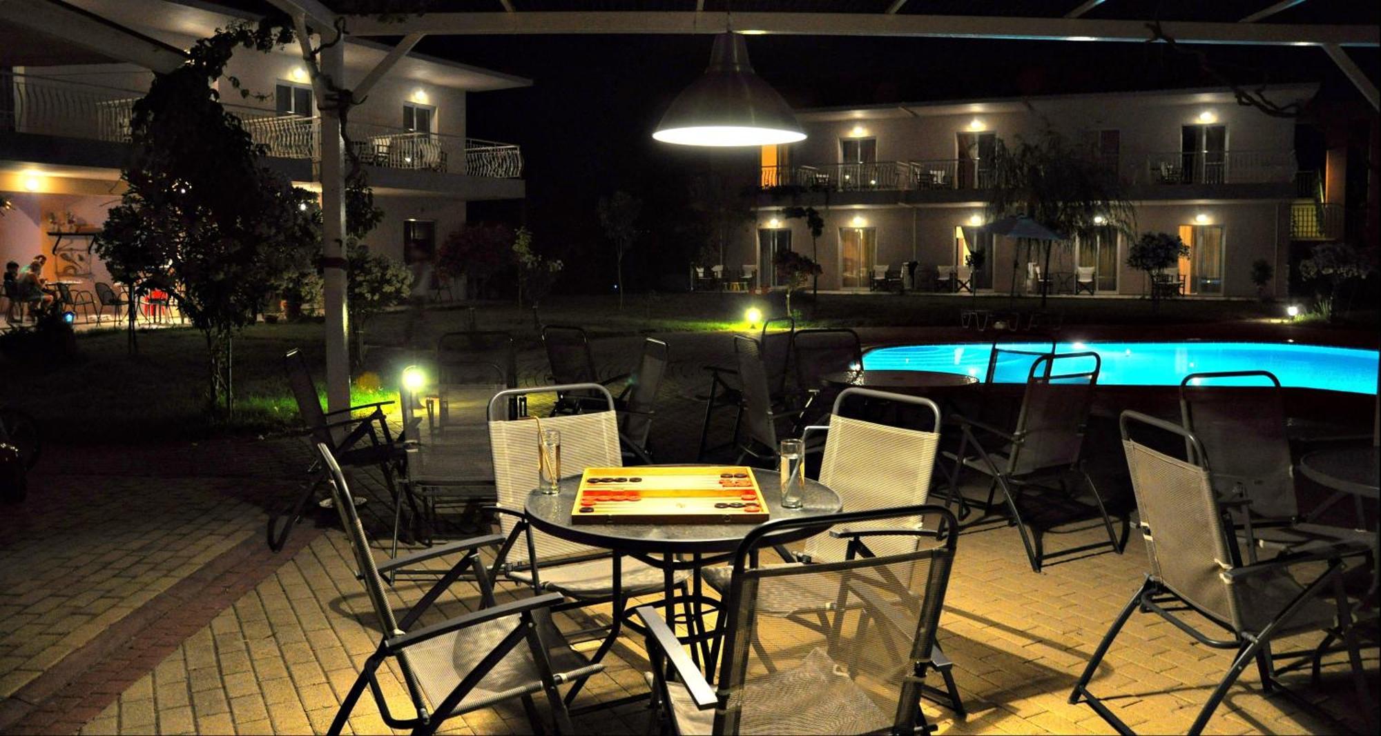 Dafnes Rooms Fourka Exterior photo
