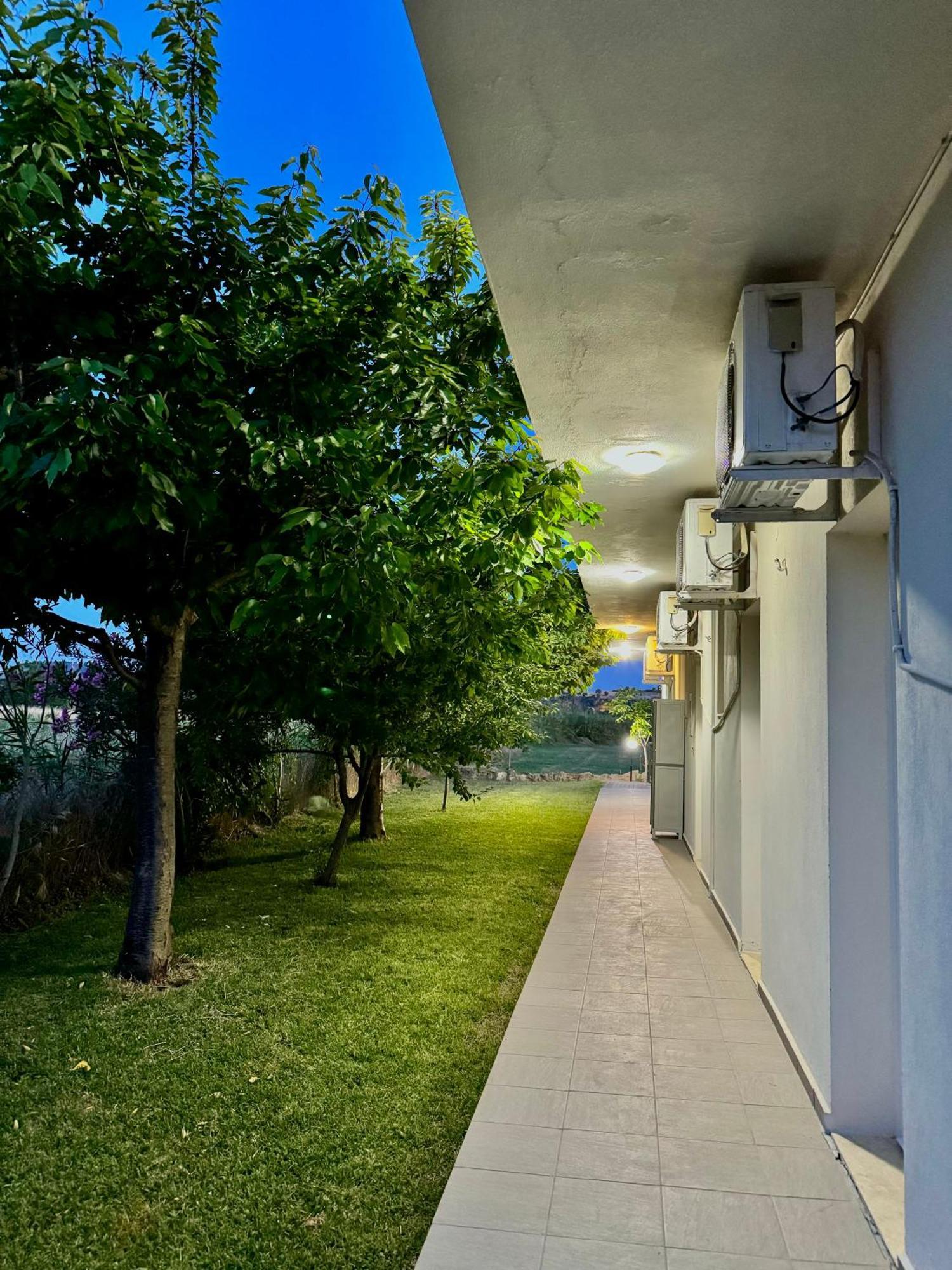 Dafnes Rooms Fourka Exterior photo